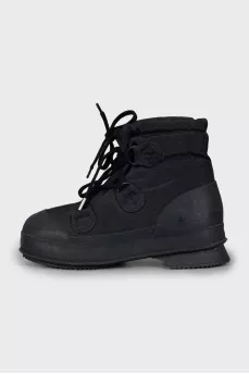 Insulated boots in black