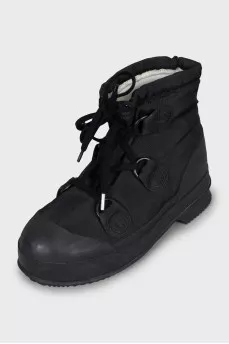 Insulated boots in black