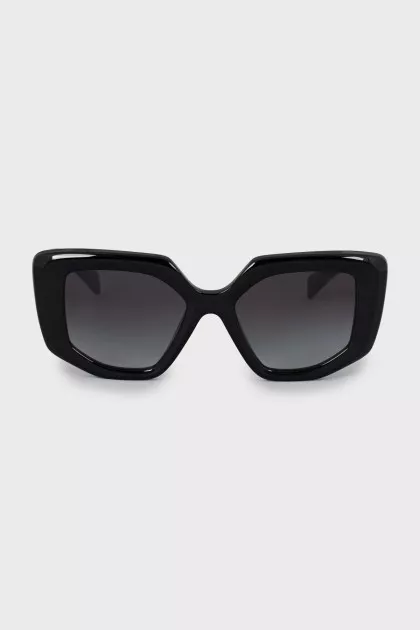Black sunglasses with logo on temples