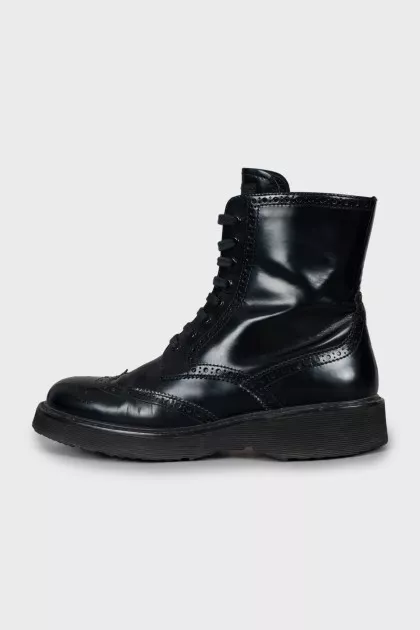 Perforated leather boots
