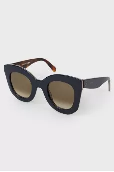 Sunglasses with a massive frame