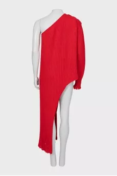 Knitted red dress with a slit