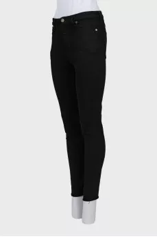 Skinny jeans with raw hem