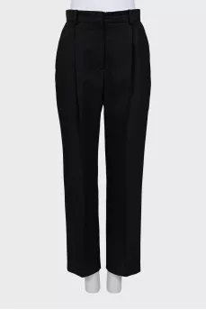Woolen tapered trousers with creases