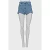 Mini shorts with relief seams