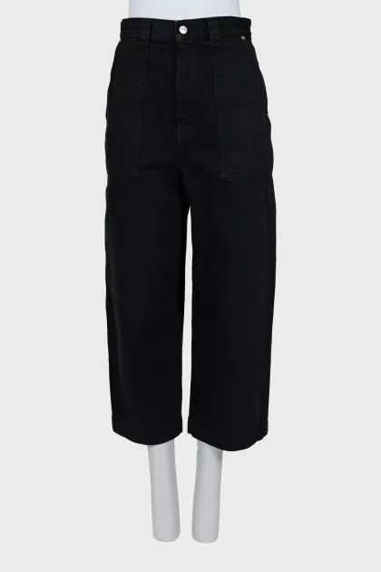 Cropped jeans with patch pockets