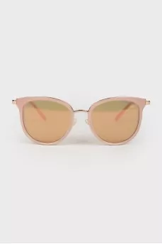 Sunglasses with pink lenses