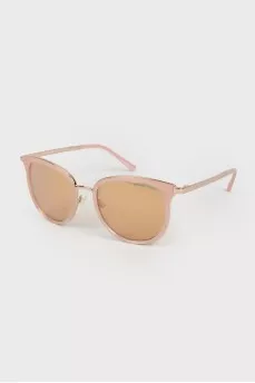 Sunglasses with pink lenses