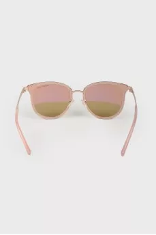 Sunglasses with pink lenses