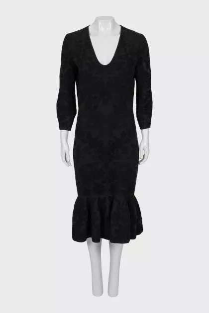 Fitted dress with relief print