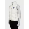 Ski vest with branded patch