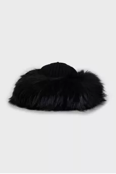 Knitted hat with fur