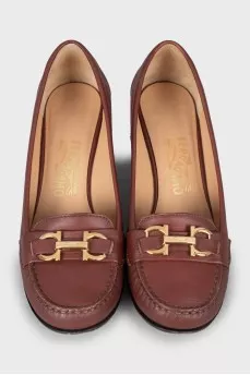 Brown shoes with decor