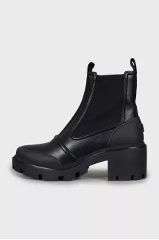 Leather boots with block heels