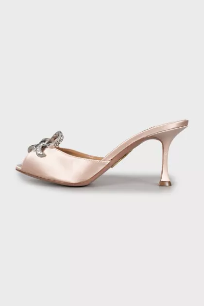 Carrie mules