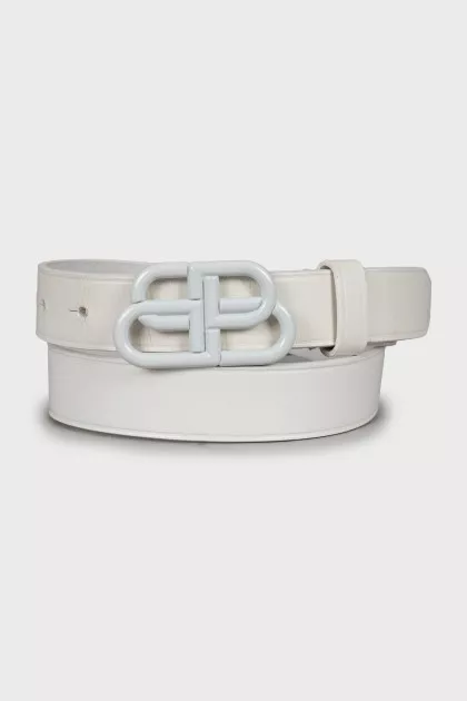 Leather belt with brand logo