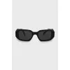 Sunglasses with logo on temples