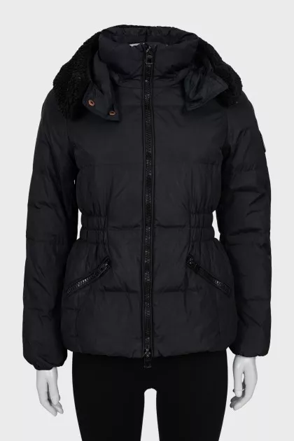 Fitted down jacket with removable eco-fur