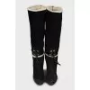Insulated boots decorated with fur