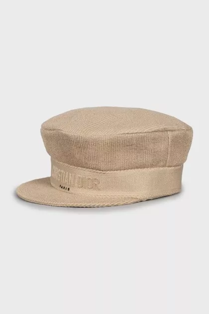 Beige cap with brand logo
