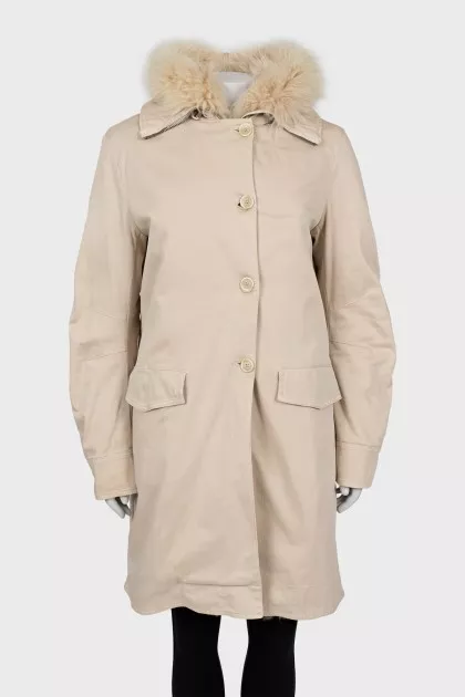 Beige parka insulated with fur