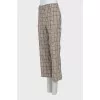 Cropped trousers in a checkered print