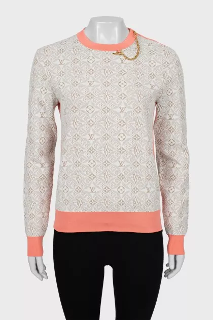 Jumper with gold chain