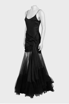 Dress with straps and tulle hem