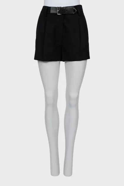 Wool shorts with tag