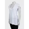 Linen T-shirt with a deep neckline