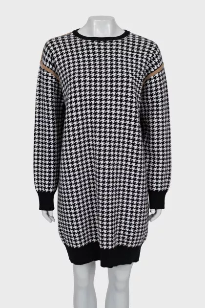 Knitted dress in houndstooth