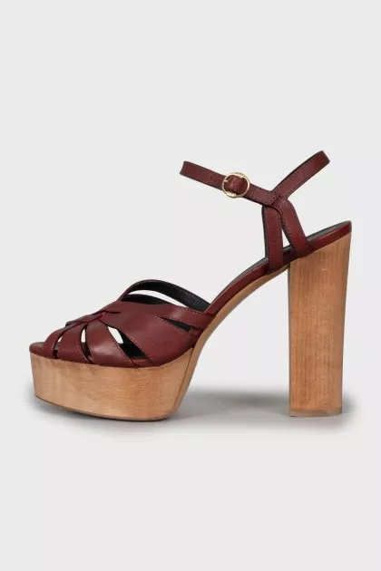 Leather sandals with wooden soles