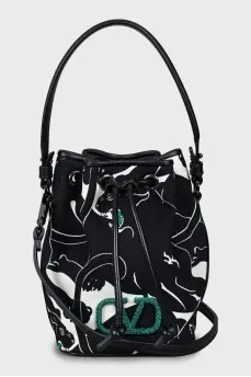 Fabric bucket bag with tag