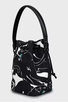 Fabric bucket bag with tag