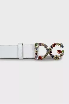White belt with rhinestones on the buckle