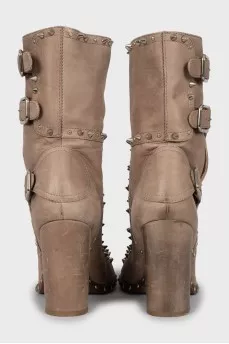 Suede ankle boots decorated with rhinestones
