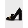 Suede shoes with fringe