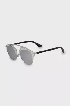 Sunglasses with mirrored lenses So Real