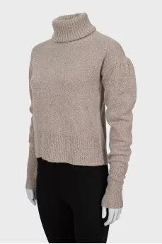 Cropped sweater with voluminous sleeves