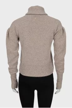 Cropped sweater with voluminous sleeves