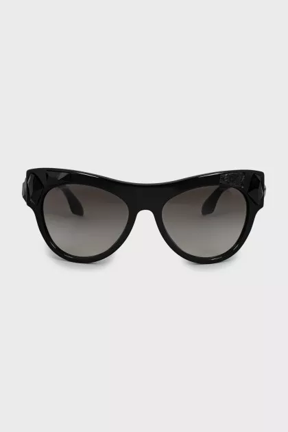 Sunglasses with rhinestones