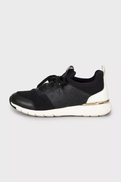 Leather sneakers with mesh inserts