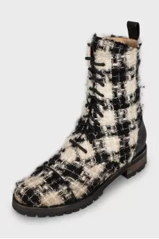 Textile boots with leather heel