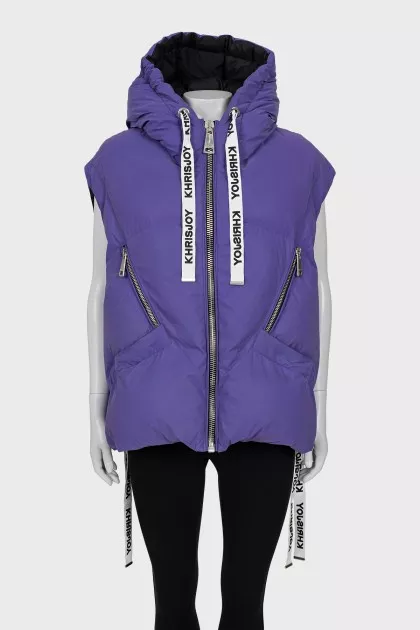 Loose-fitting vest with hood