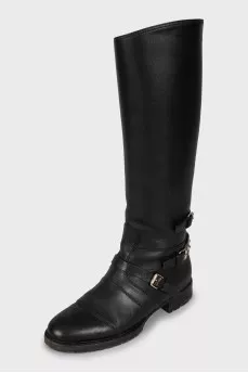 Leather boots with gold buckles