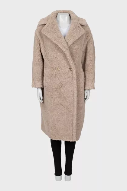 Beige fur coat made of wool and silk