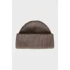 Woolen hat with tag