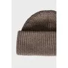 Woolen hat with tag