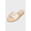 Leather flip flops with raffia soles