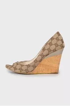 Wedge shoes with signature print